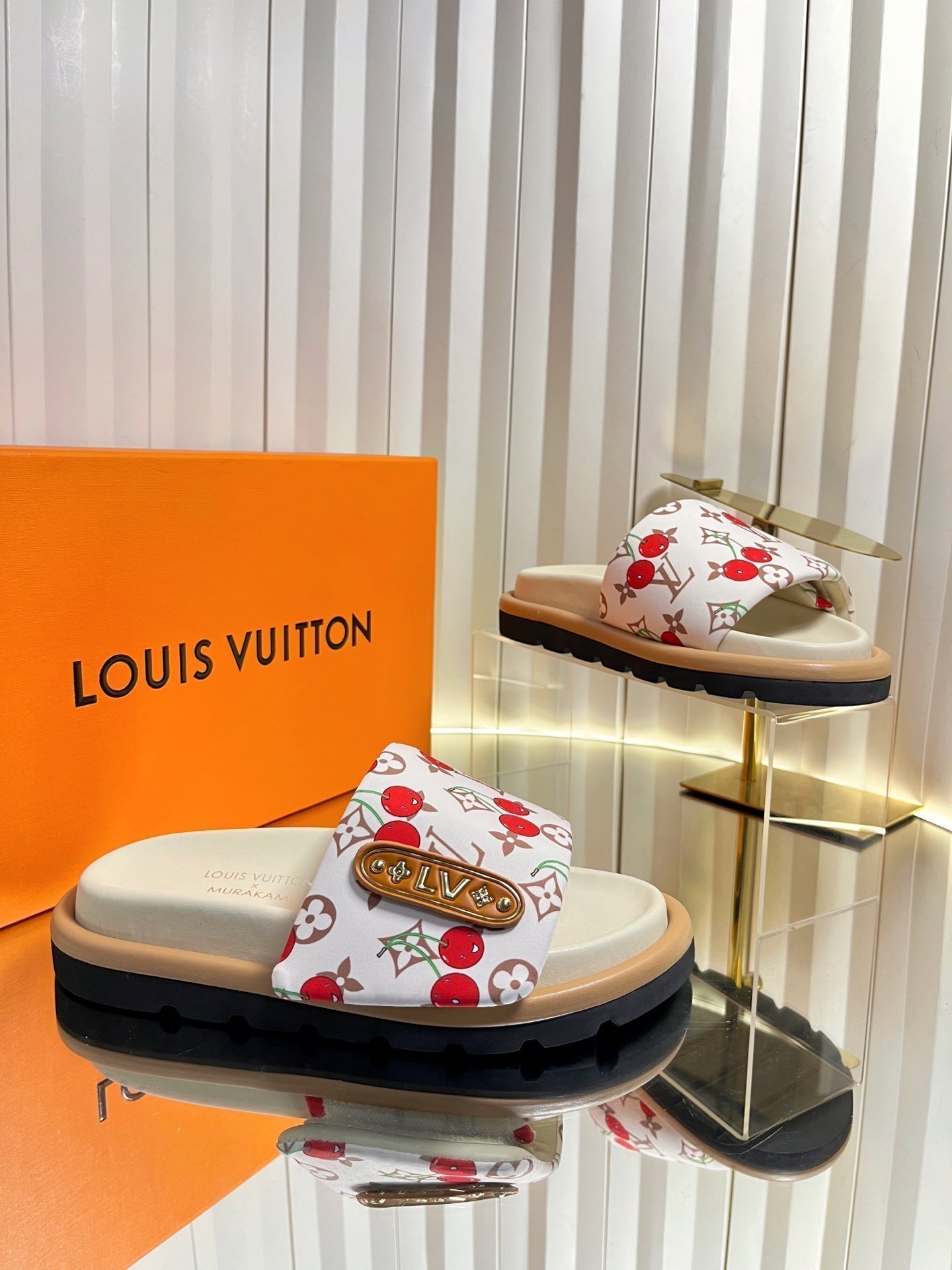 LV 26s Slippers White Beige Red Fabric Sheepskin 616352