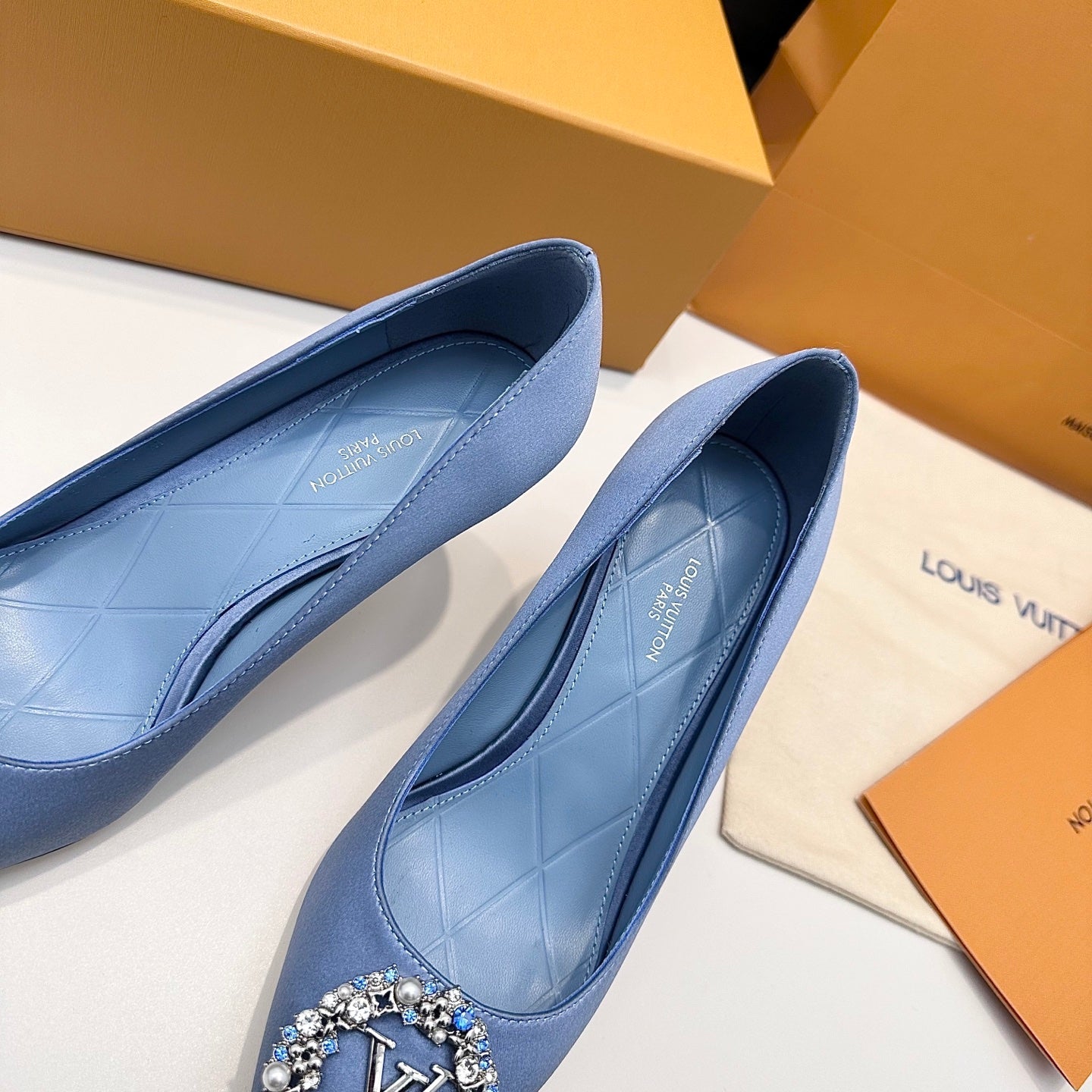 LV 26s Pointed-Toe High Heels 75 Light Blue Premium Satin 622433