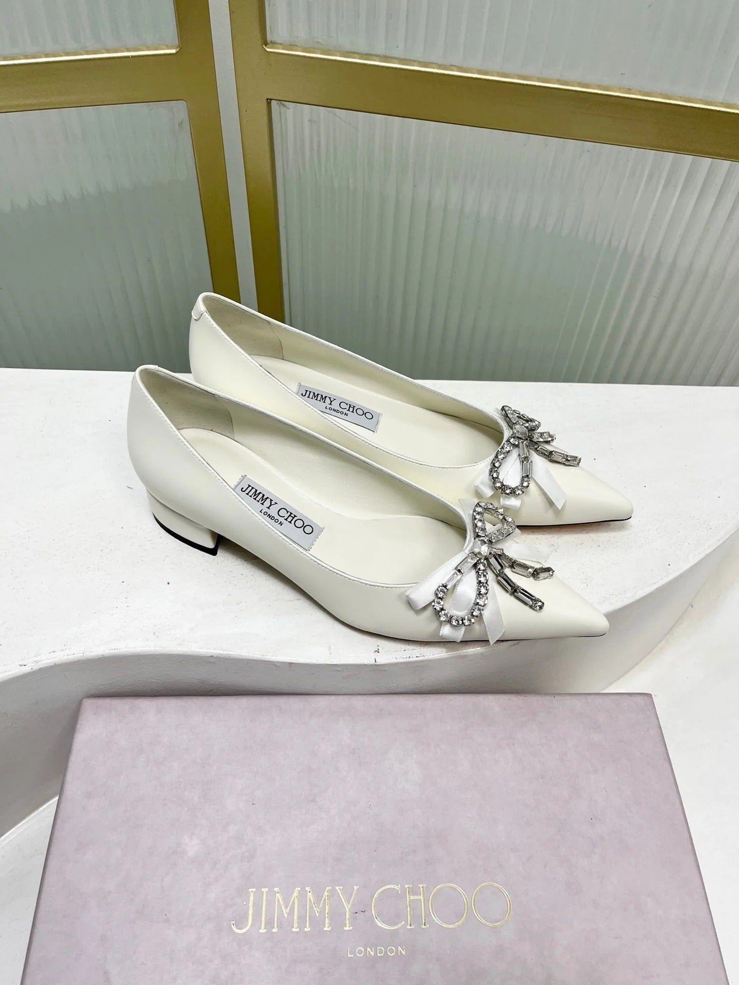 Jimmy 26s Pointed Toe Pump 25 White Cowhide 605966
