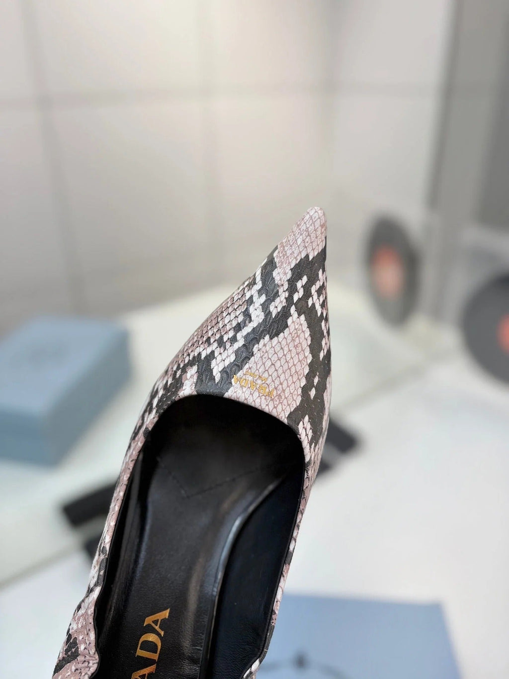 Pra 26s Pointed Toe High Heels 55 Black Light Pink Snakeskin 627126