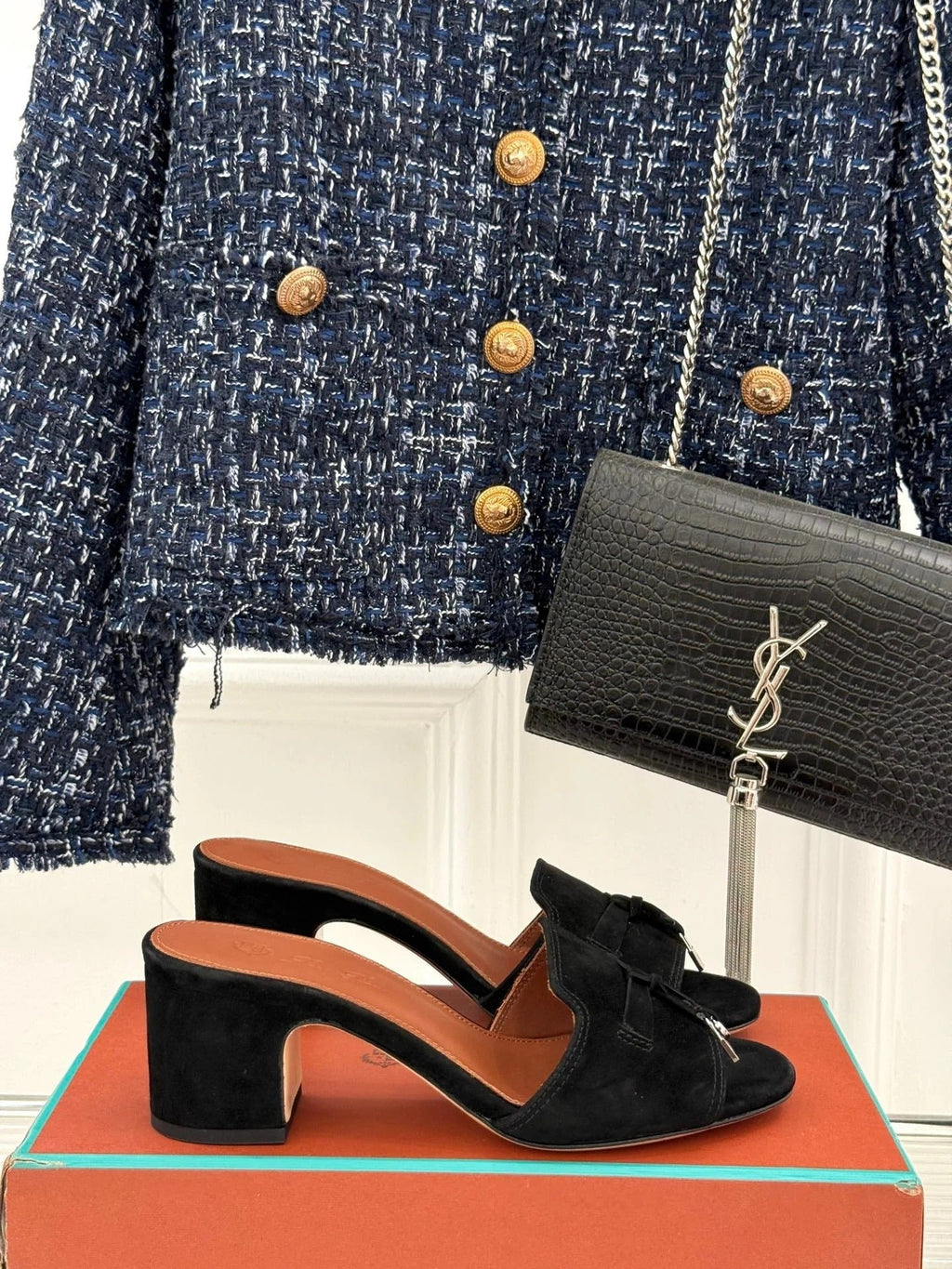 HIGH HEELS IN BLACK SUEDE AND LAMBSKIN