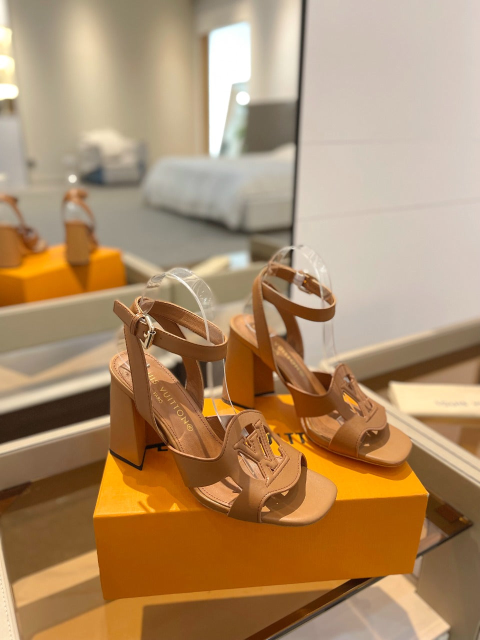 LV Isola Sandals 8.5 cm Brown Leather 888275