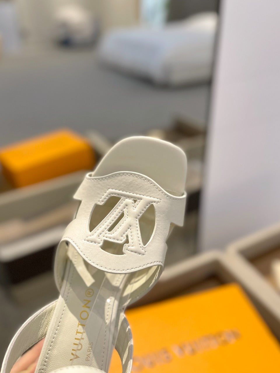 LV Isola Sandals 8.5 cm White Leather 888282