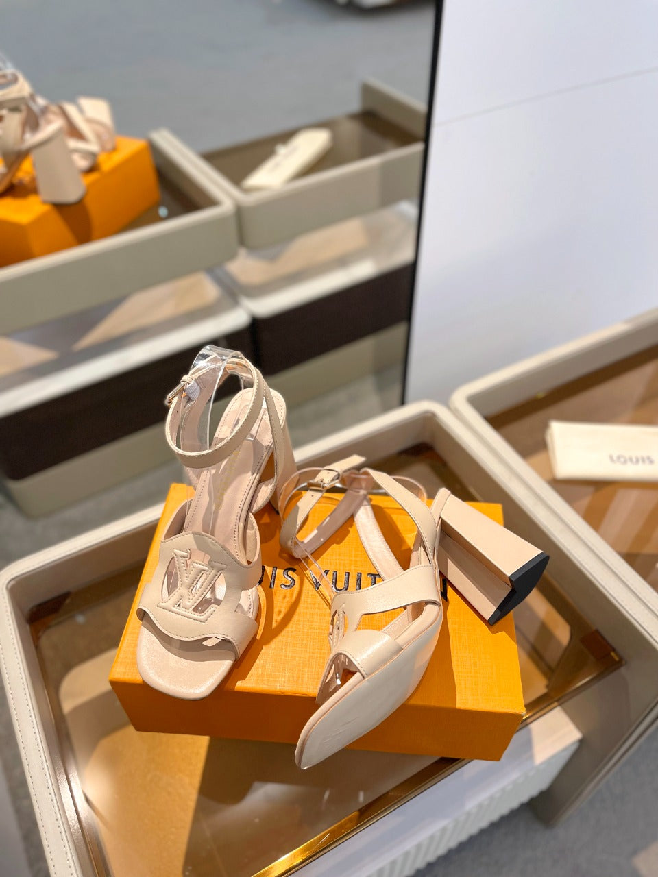 LV Isola Sandals 8.5 cm Beige Leather 888276