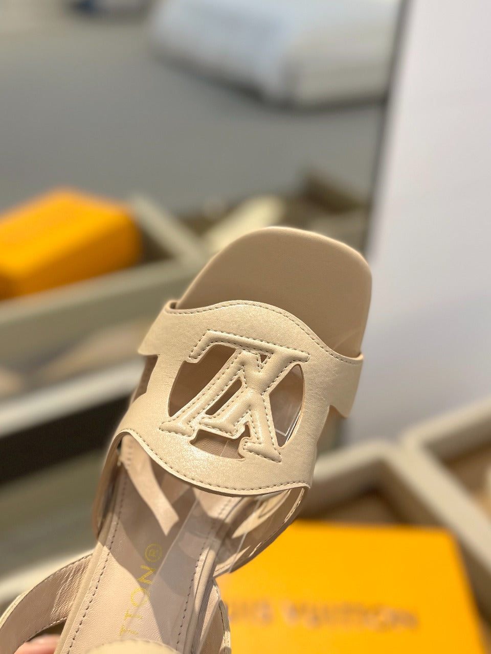LV Isola Sandals 8.5 cm Beige Leather 888276